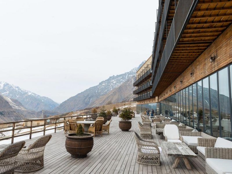 إليك أفضل 5 فنادق بجبال القوقاز في جورجيا